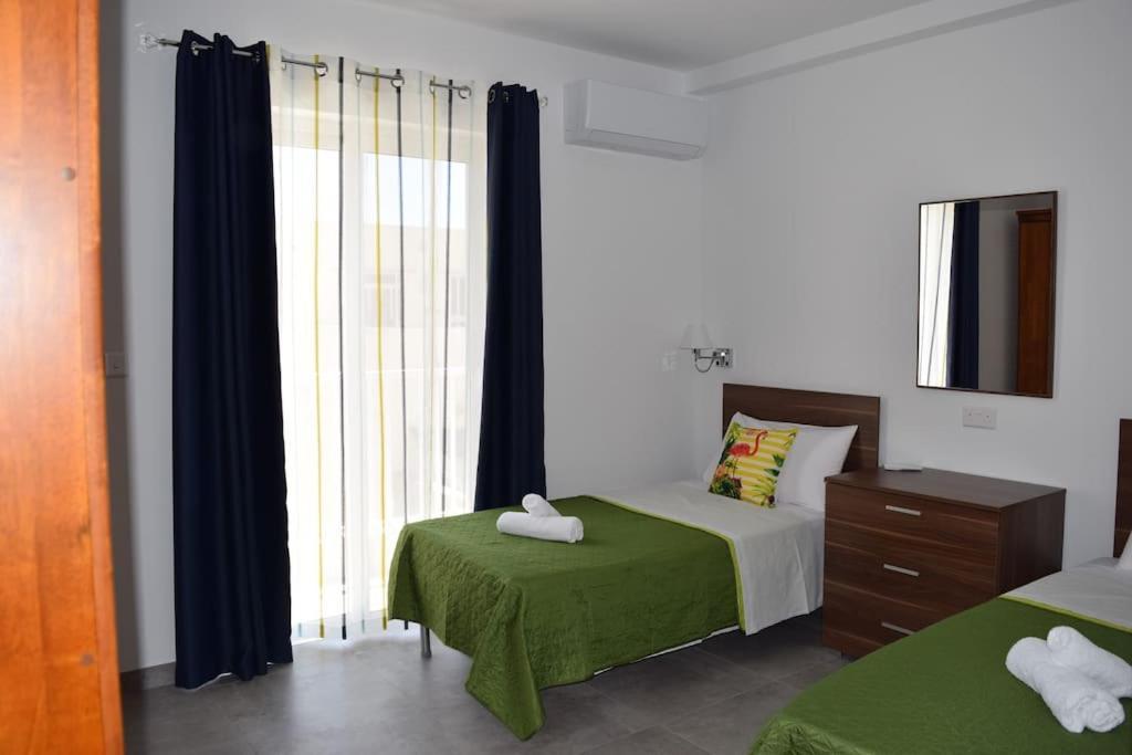 Lovely 3-Bedroom Apartment In L-Iklin Ngoại thất bức ảnh