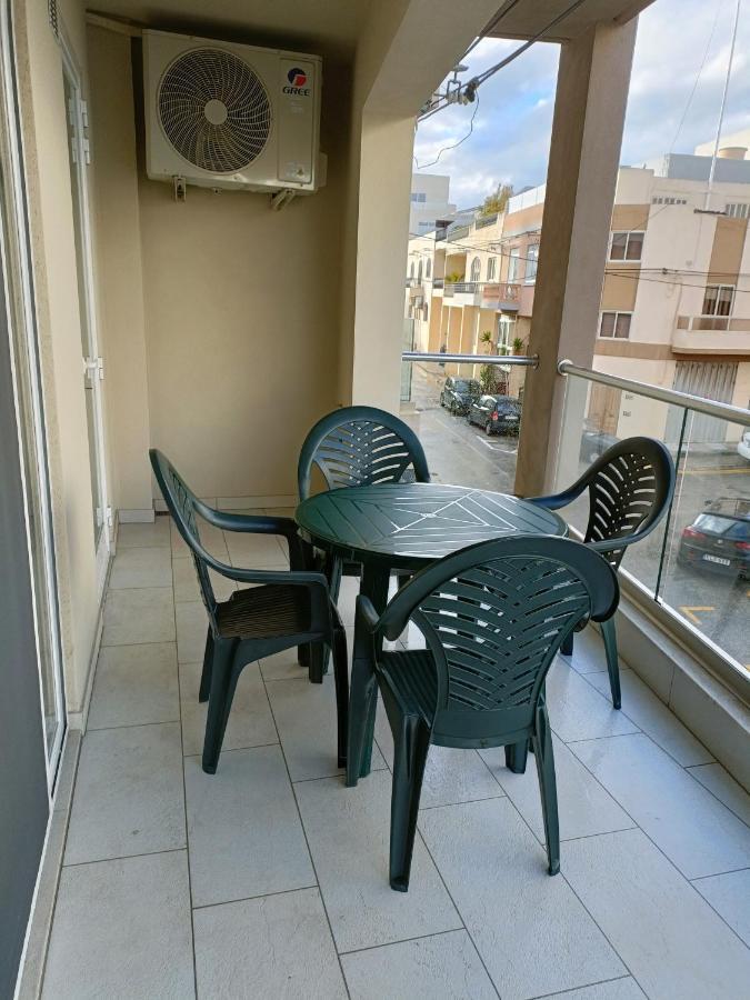 Lovely 3-Bedroom Apartment In L-Iklin Ngoại thất bức ảnh